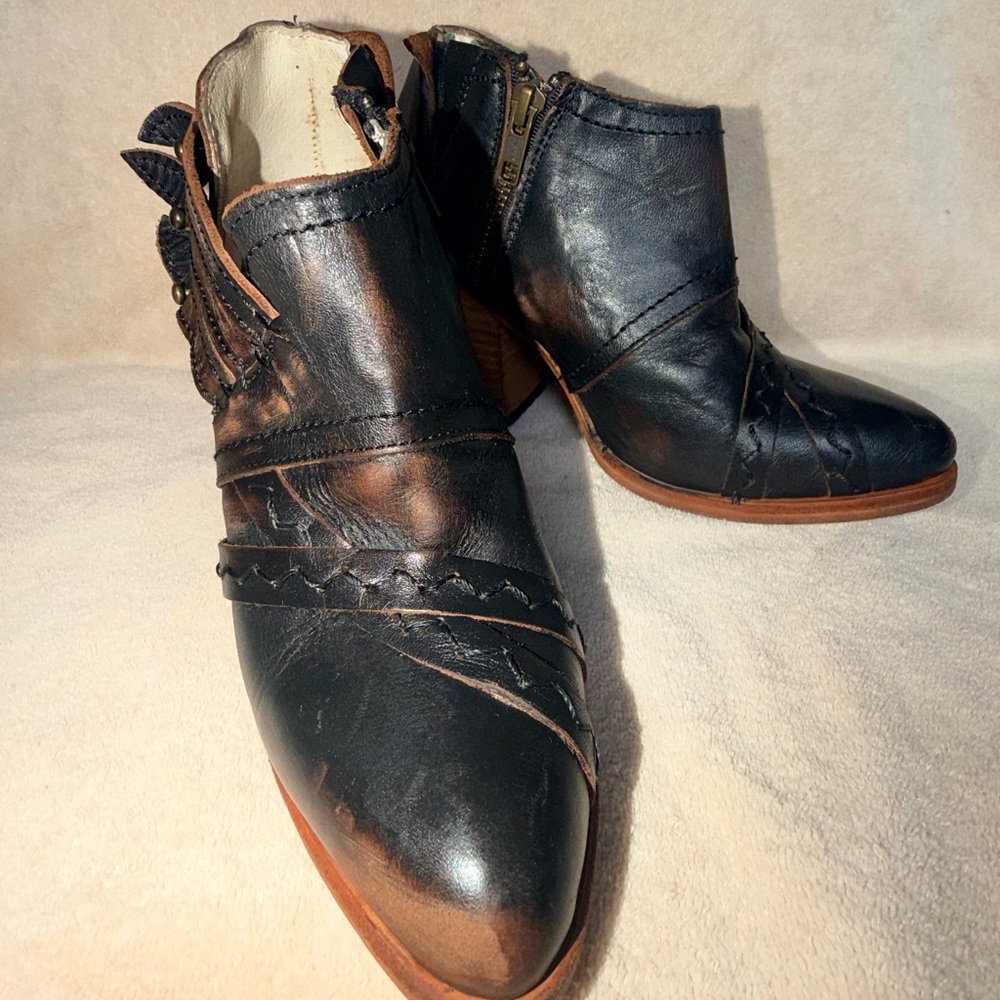 Freebird by Steven Black and Brown Ankle Gate Boots size 7